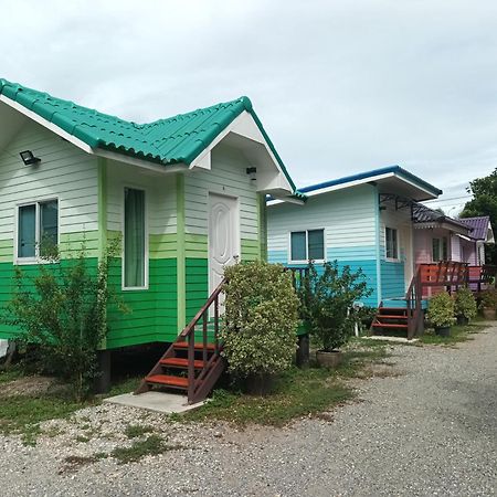 ชายเขาโฮมสเตย์ Kanchanaburi Exterior foto