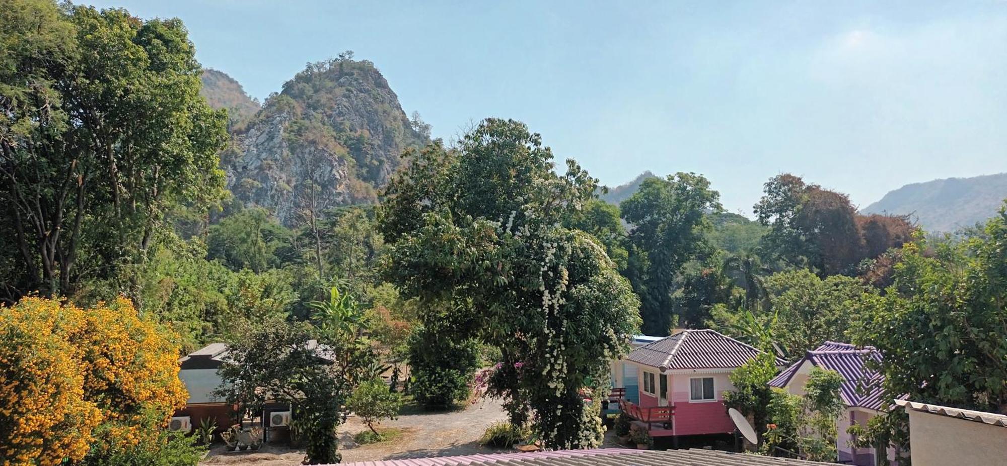 ชายเขาโฮมสเตย์ Kanchanaburi Exterior foto